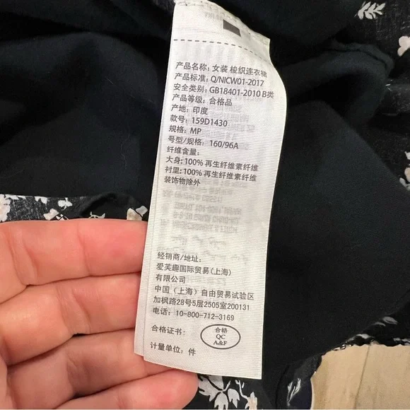 Abercrombie & Fitch Black and White Floral Wrap dress size medium petite - Picture 11 of 13